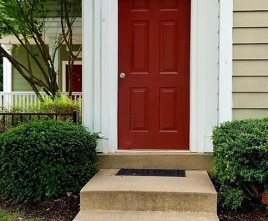 5th image of 233 King Farm Blvd