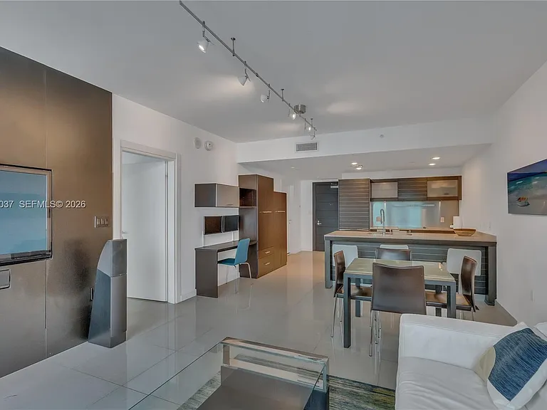 200 Biscayne Boulevard Way #3911 — Photo 3