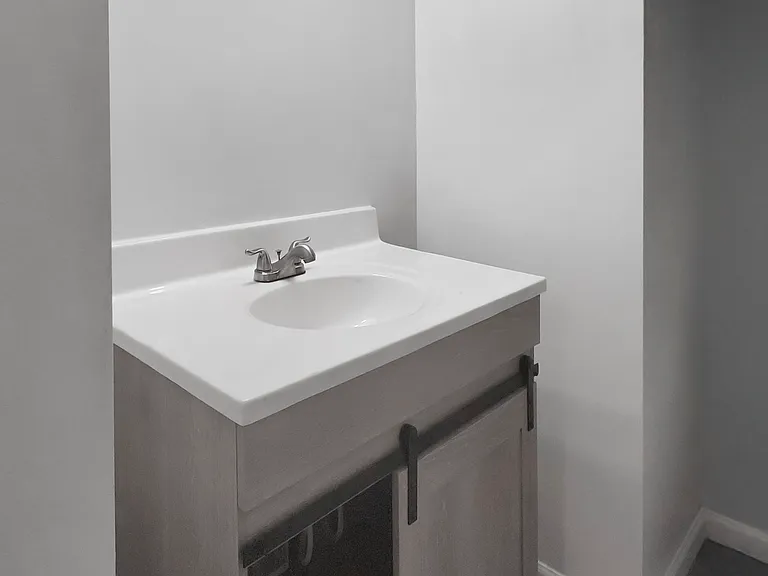 2426 Hannaway Ln — Photo 10