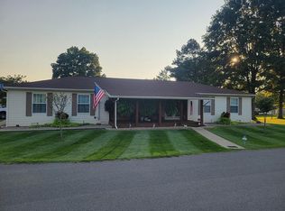 11 Mulberry Ln, Fairmont, WV 26554