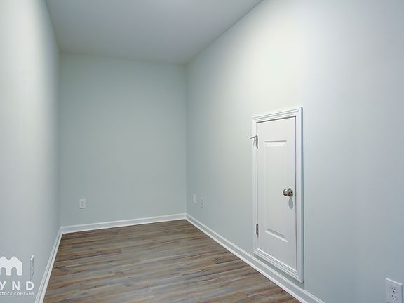 4th image of 863 Bergenfield Ln