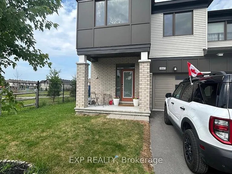 1045 Curraglass Walk — Photo 2