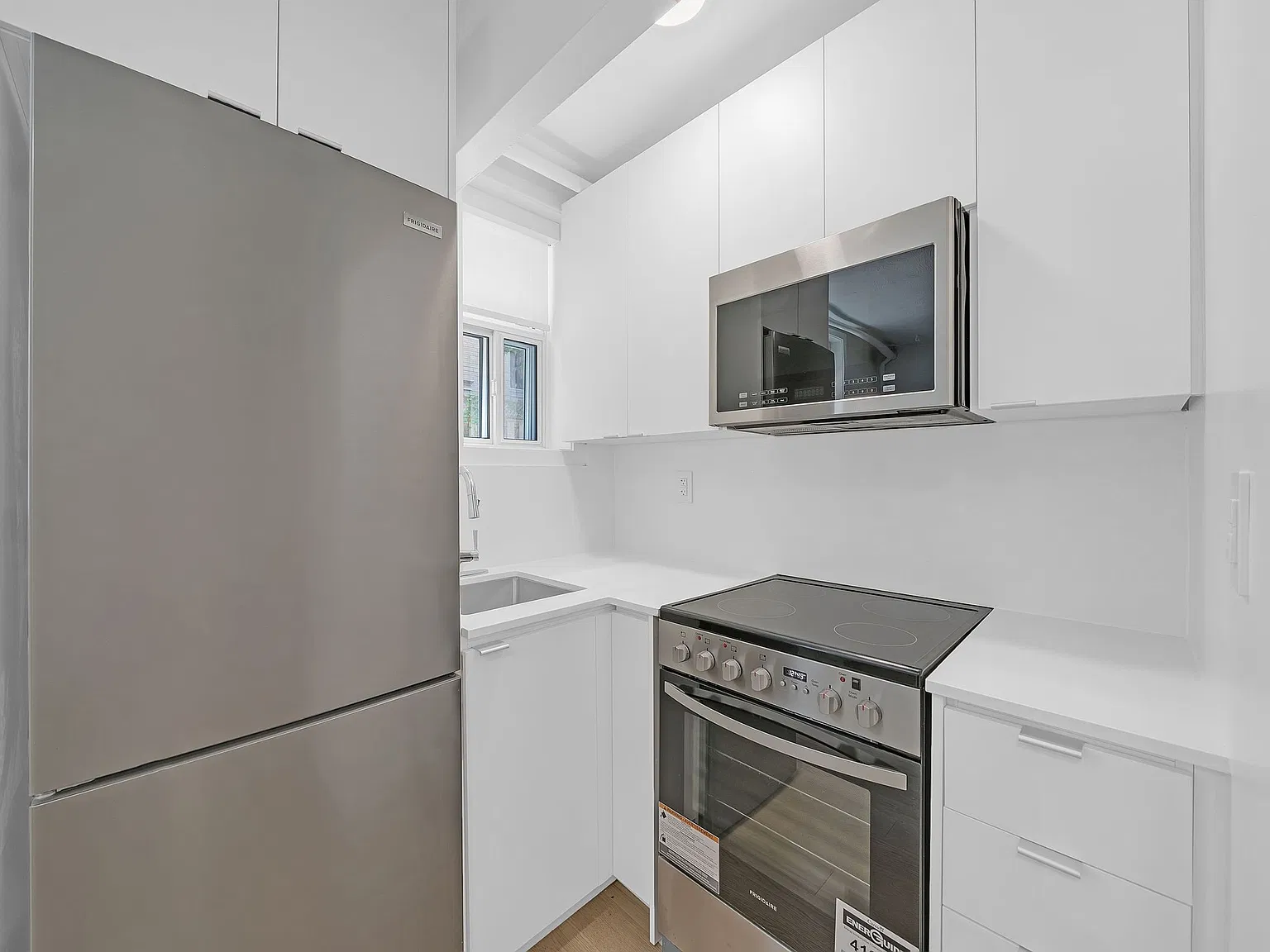 26 Balmoral Avenue — Photo 2