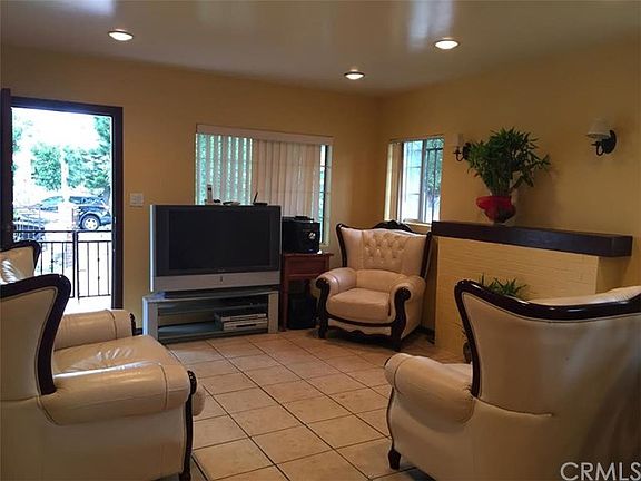 2nd image of 3374 La Clede Ave