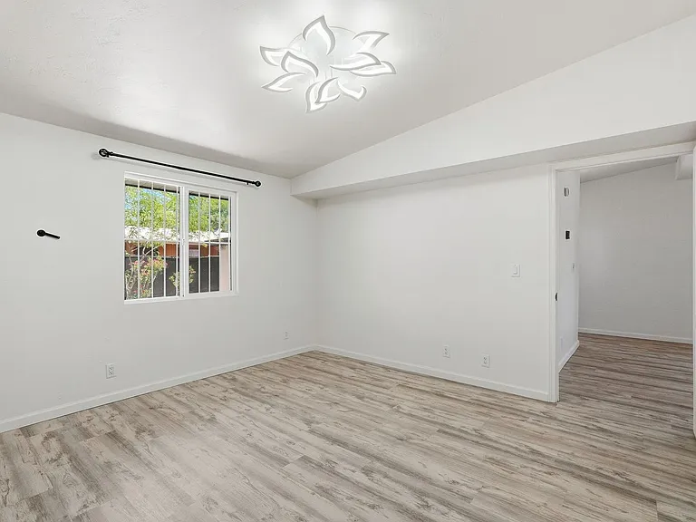 2535 N Dodge Blvd #3 — Photo 24