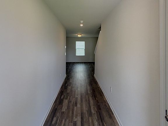 4th image of 506 Amelia Ct