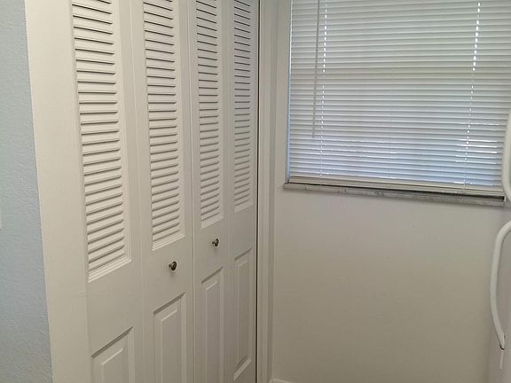 5th image of 1890 Knox Mc Rae Dr #206F