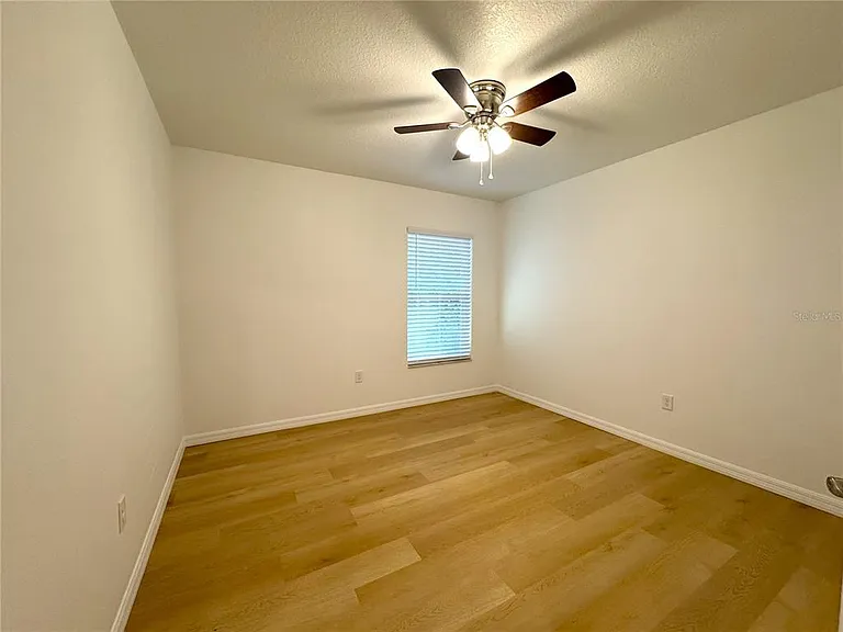 1017 Carnegie Dr — Photo 13