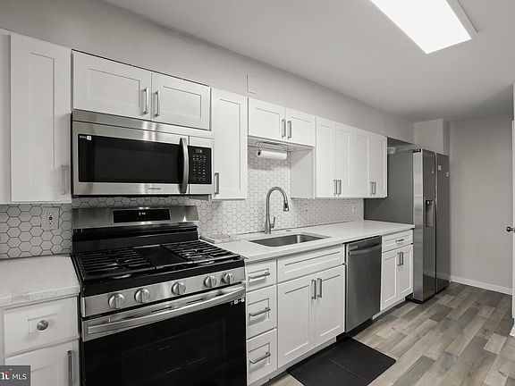 4th image of 5806 Arizona Ave