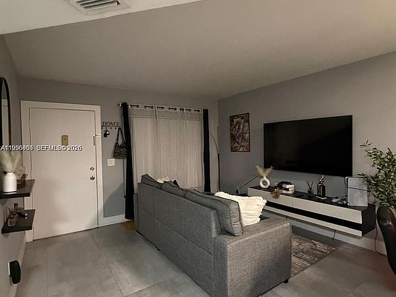4th image of 15354 SW 72nd St #31-11