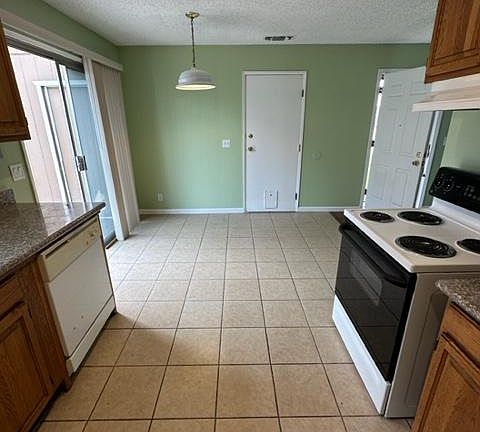 3rd image of 4025 E Midas Ave