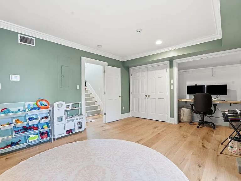 66 S Fullerton Ave #8 — Photo 14