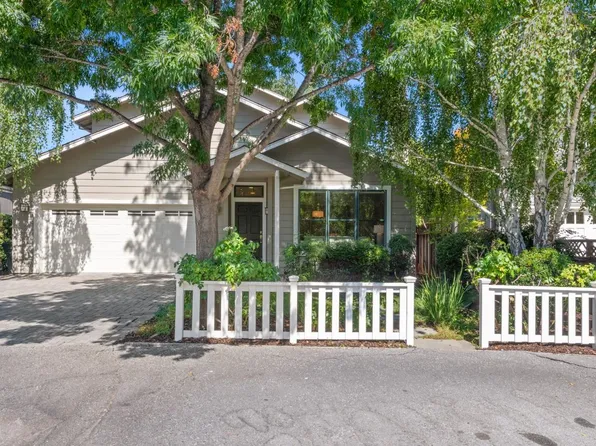 2140 Monterey Ave, Menlo Park, CA 94025