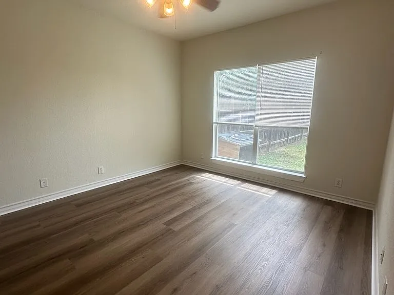 932 Misty Acres Dr — Photo 11