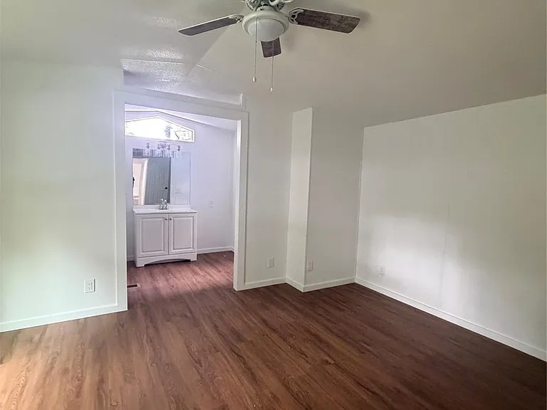 104 Kyle Dr — Photo 5