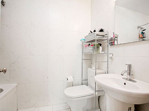 5th image of 553 Lenox Ave #3B