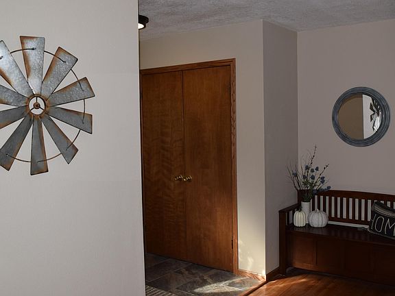 3rd image of 346 McIndoe St