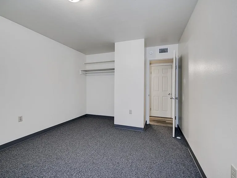 Mariner II Apartments — Photo 39