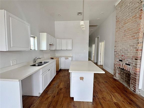 5th image of 1533 Arts St