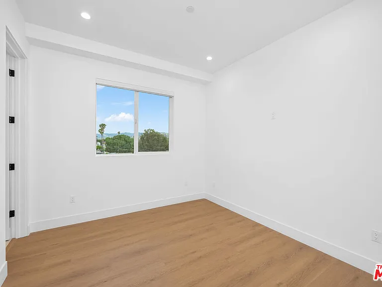 5248 Auckland Ave — Photo 10