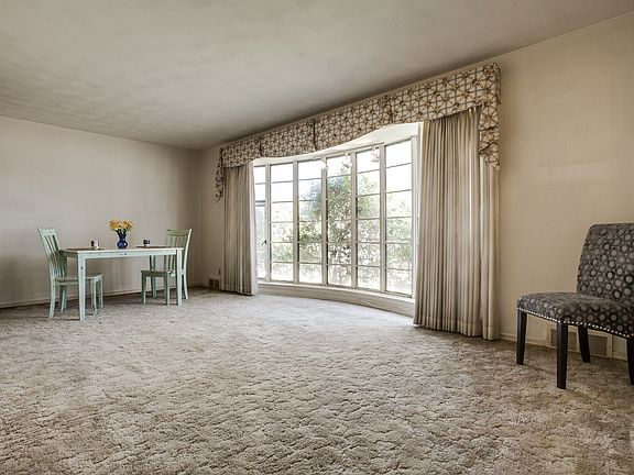 5th image of 2905 Medina Dr