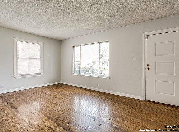 4th image of 3506 W Travis St