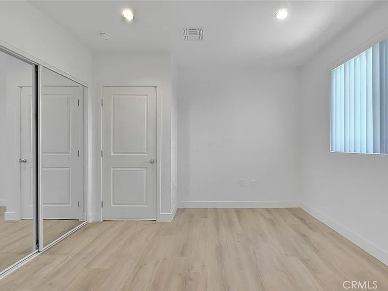 5852 Vineland Ave #5852-2 — Photo 19