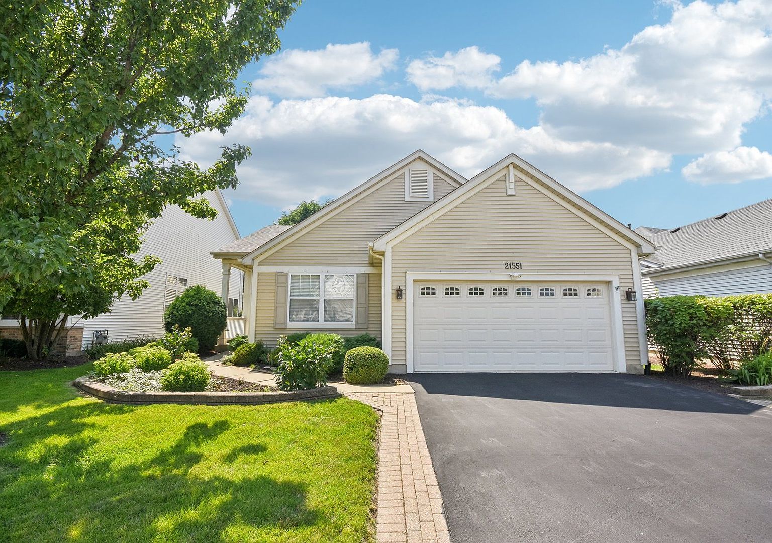21551 W Larch Dr