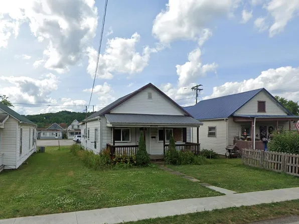 302 South Chelsea Street, Sistersville, WV 26175