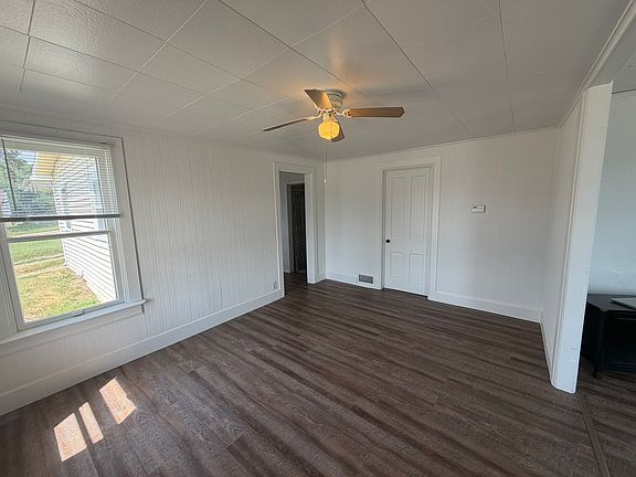 3rd image of 205 Milwaukee St