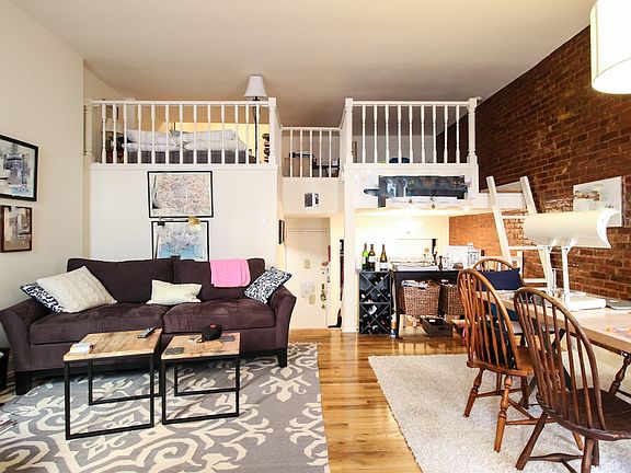 3rd image of 112 W 71st St APT 7