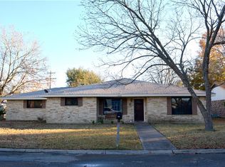 1302 Redbud Trl, Lockhart, TX 78644