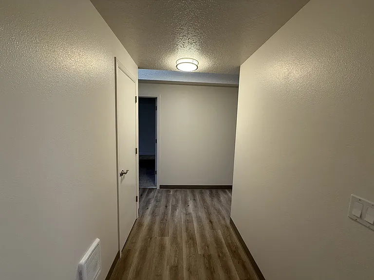 London Pointe Apartments — Photo 19