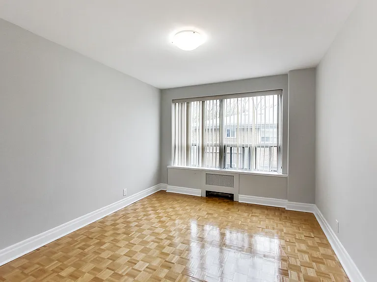 2100 Bathurst St #308 — Photo 55