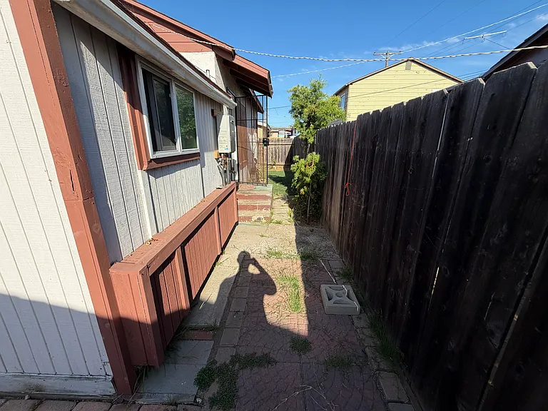 222 Elder Ave — Photo 24
