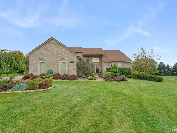 71173 Burlison Ln, Bruce Township, MI 48065