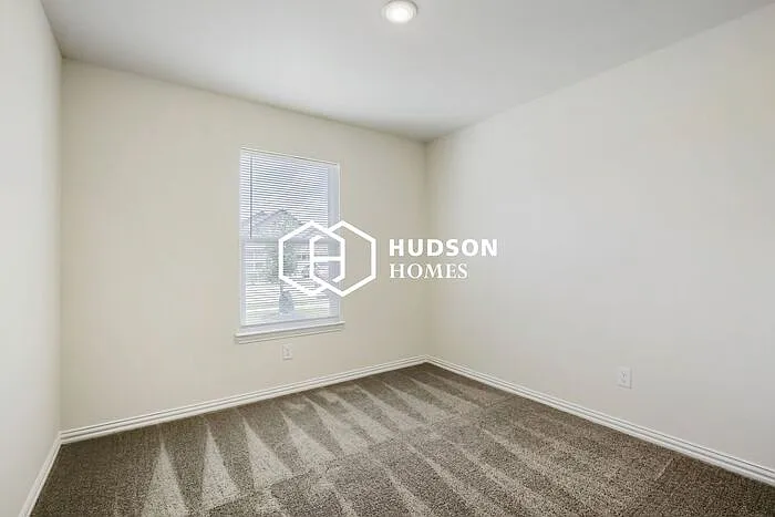 121 Hesed St — Photo 8