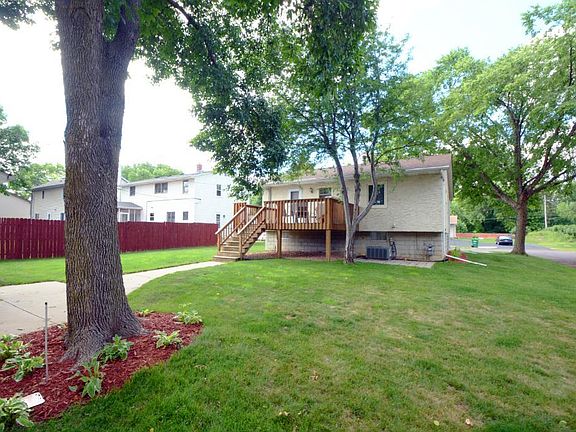 4th image of 1427 Idaho Ave E