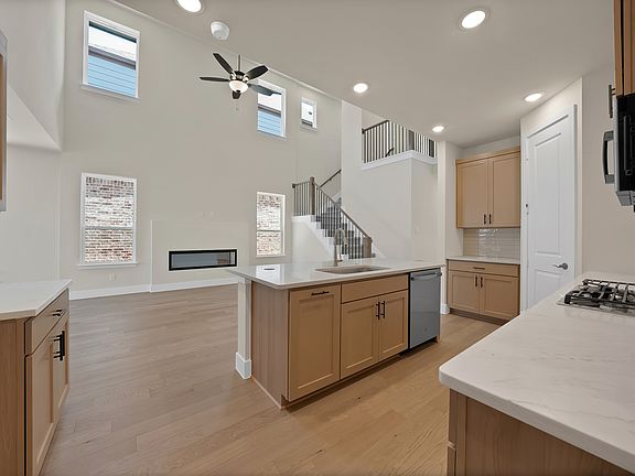 2nd image of 7020 Confetti Ln