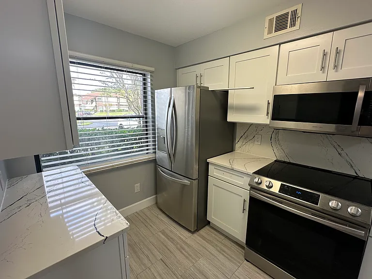 3217 Westridge Blvd #101 — Photo 4