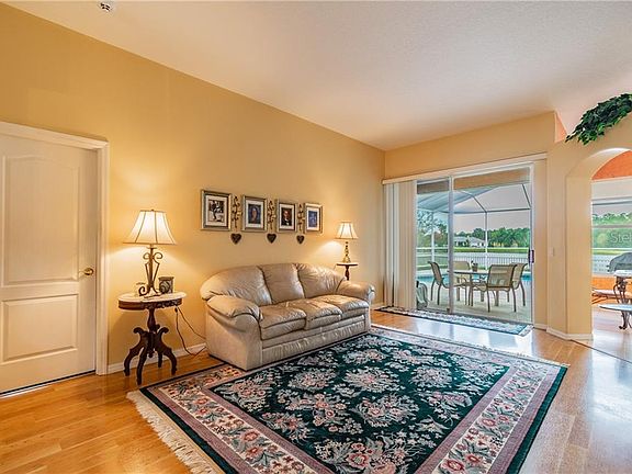 4th image of 29550 Forest Glen Dr