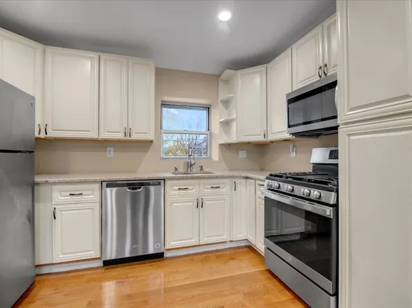 2747 Haring Street image 17 of 24