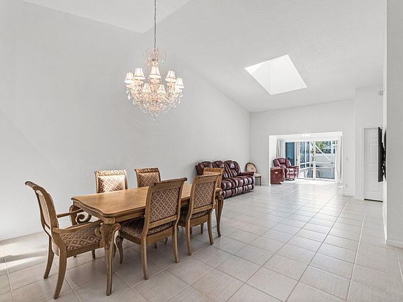4th image of 5550 Royal Lake Circle