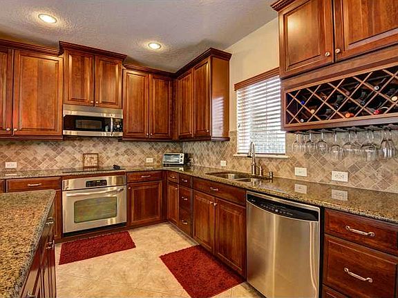 3rd image of 3083 Carmello Ave