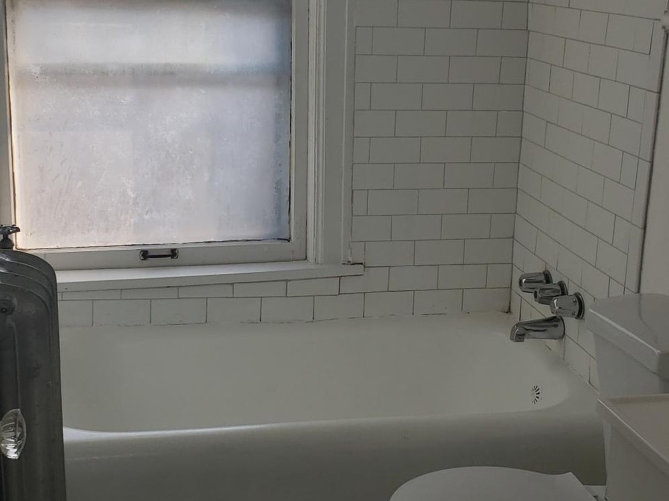 2nd image of 510 5th St NW APT 6