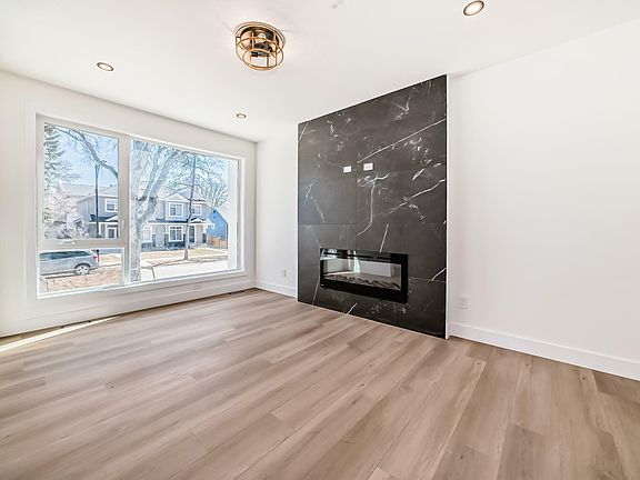 4th image of 11442 125th St NW