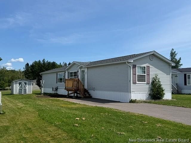 1st image of 64 Orchard Cres
