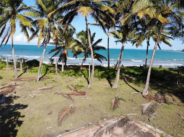 968 Camino Playa, Rio Grande, PR 00745