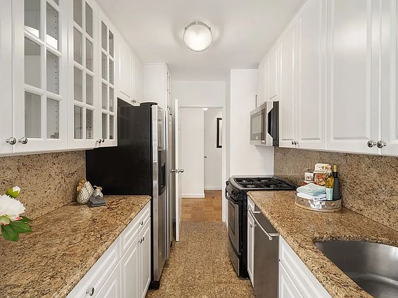 5th image of 180 W End Ave APT 25L