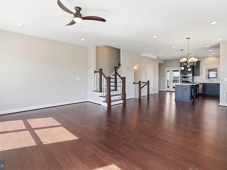 1100 S Edgewood St — Photo 27